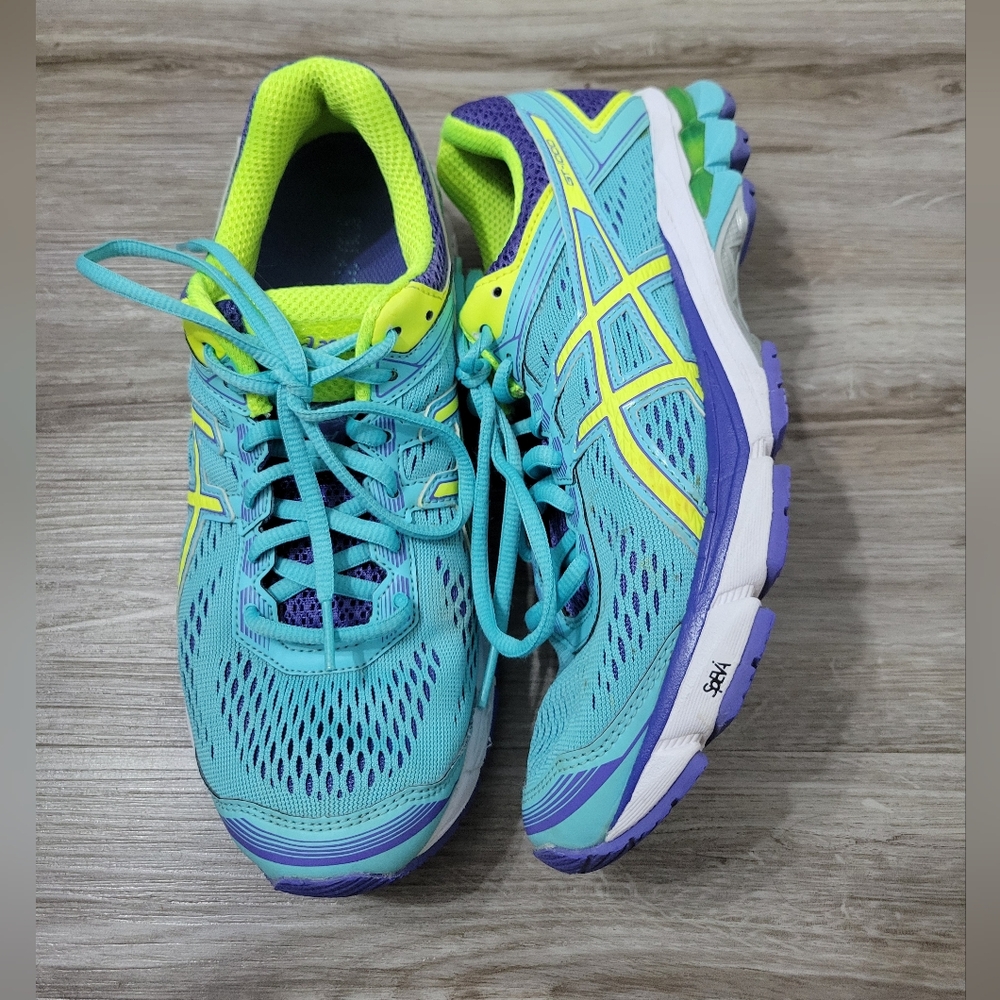 Asics Gel GT-1000 V4 running shoes size 8